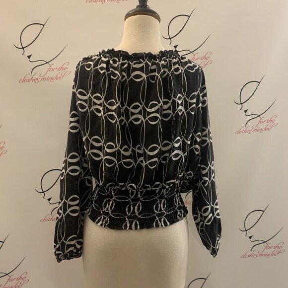 Transitions. Size Small. Silk Elastic On - Off Shoulder Raglan Sleeve Top. B35 - Picture 7 of 8